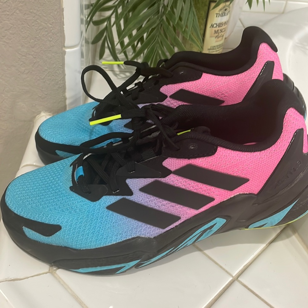 Adidas Men/Women shoes size 7 1/2